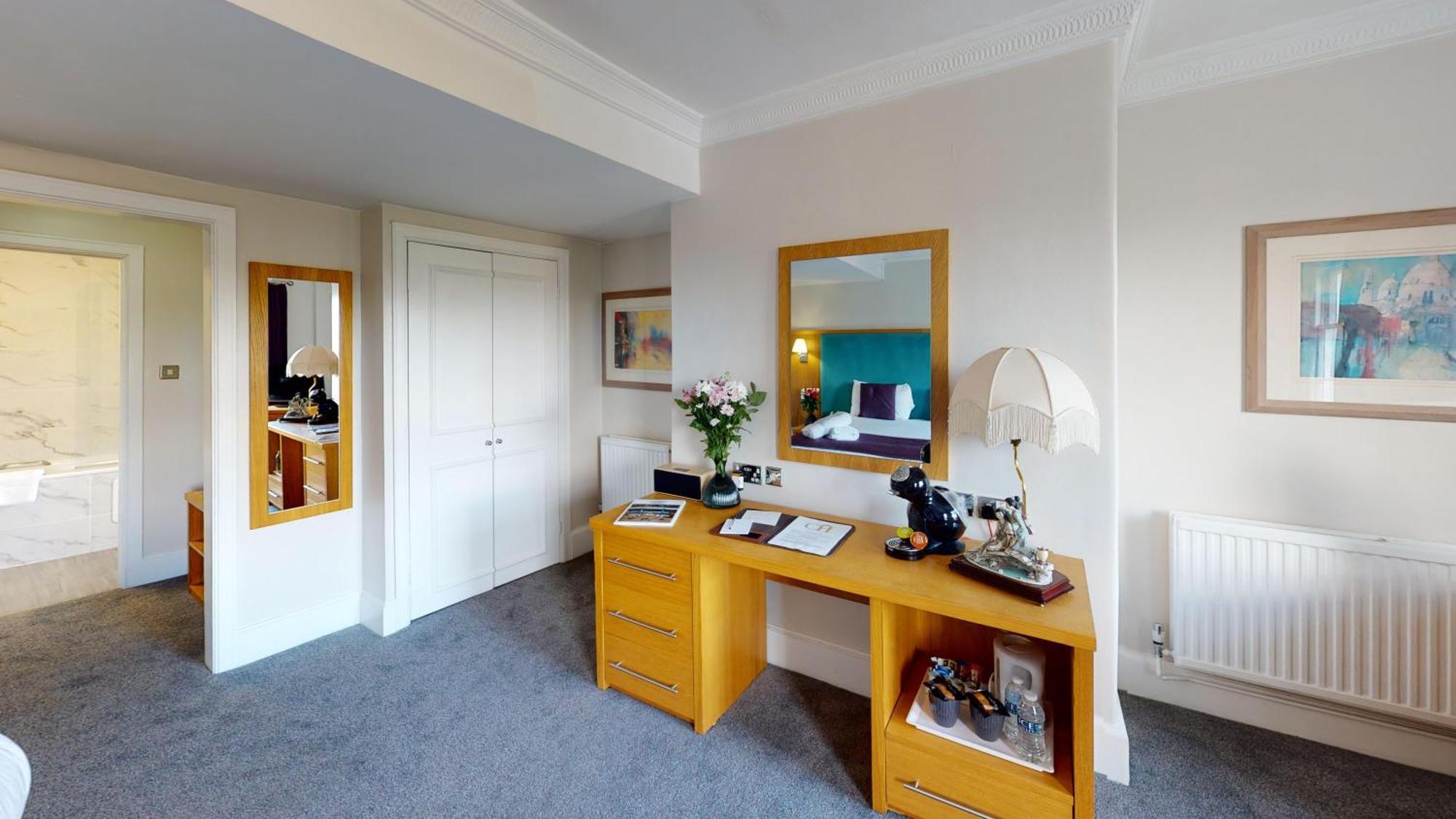 The Chequers Hotel نيوبري المظهر الخارجي الصورة