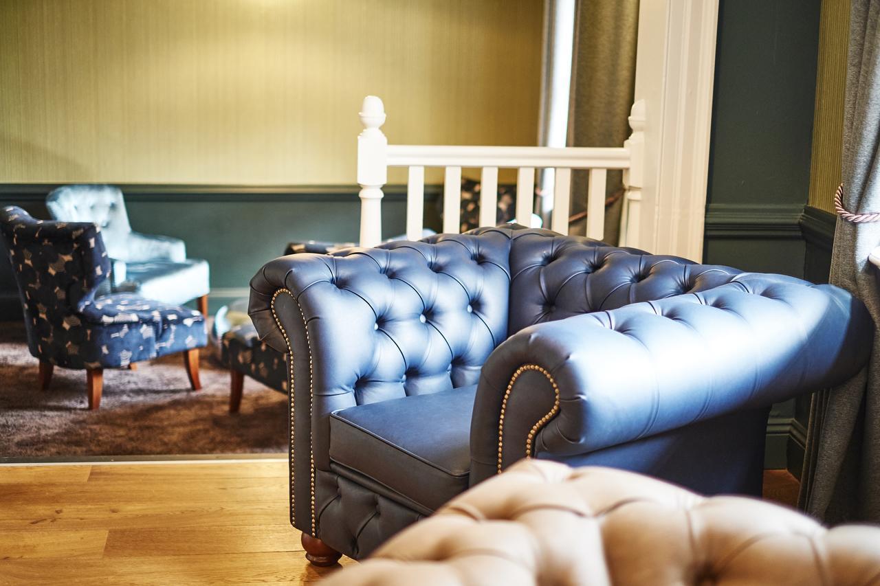 The Chequers Hotel نيوبري المظهر الخارجي الصورة