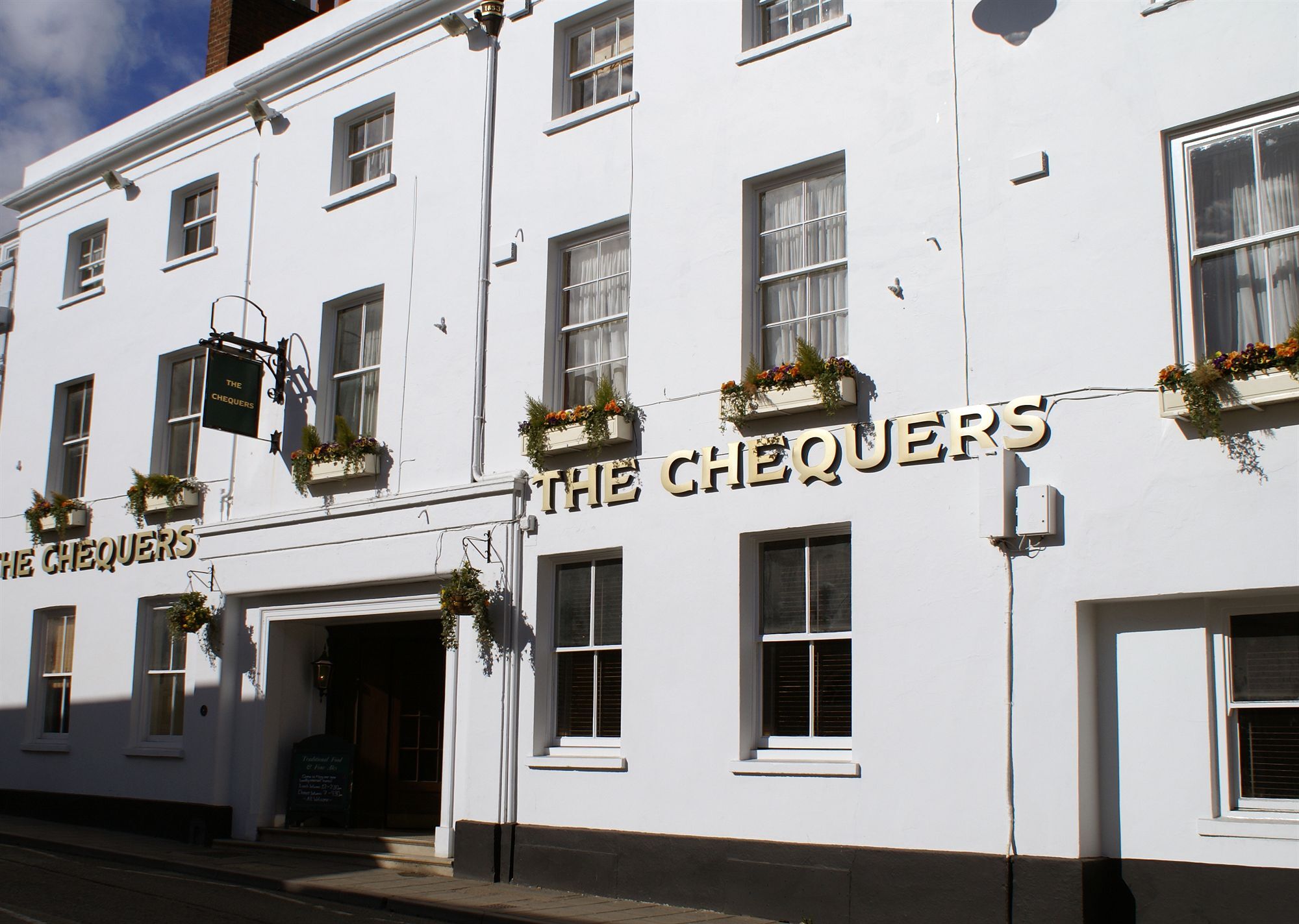The Chequers Hotel نيوبري المظهر الخارجي الصورة